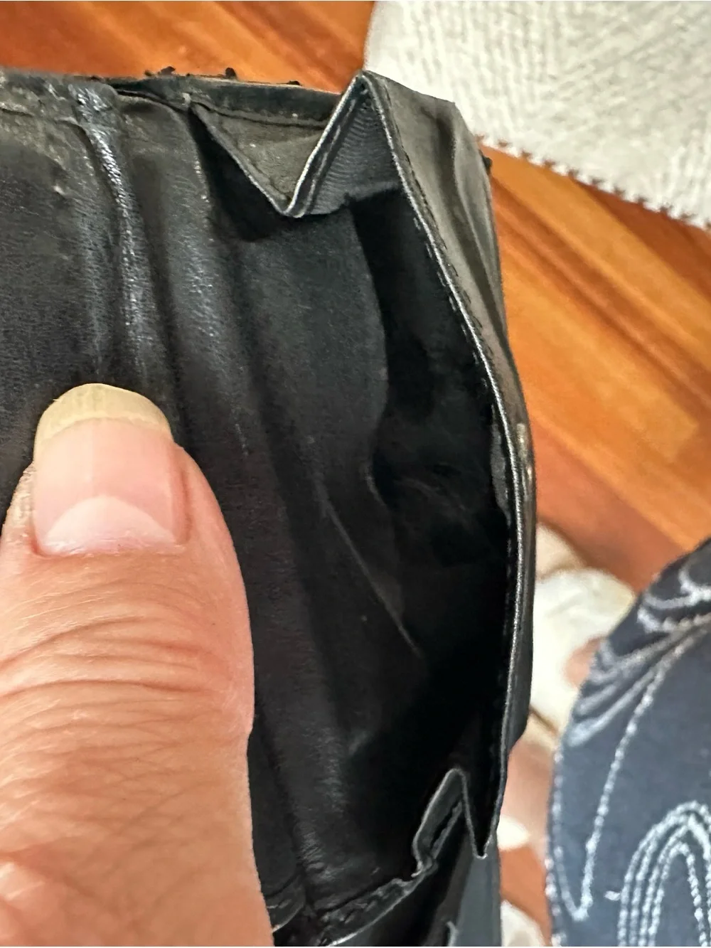 Men Accessories Subcategory Identification